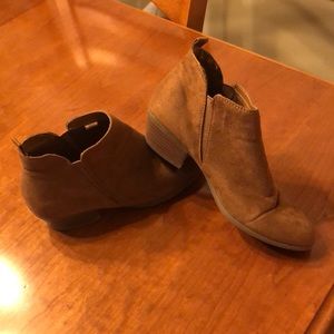 Chestnut brown ankle boots. Absolute excellent condition!  Beautiful color